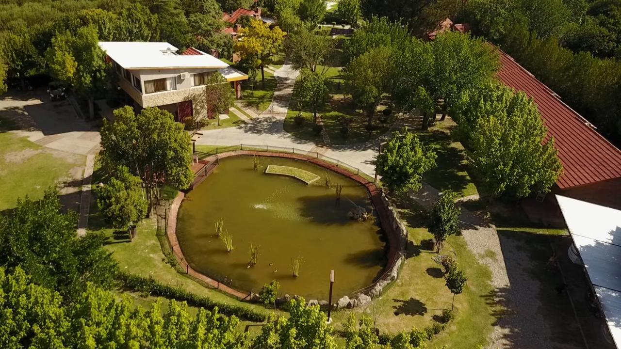 מינה קלאוורו Balcon Del Rio, Hotel De Campo Y Cabanas מראה חיצוני תמונה